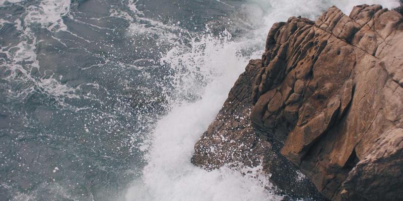 基金定投实战指南：掌握市场分析与投资策略，科学选择标的与设置止盈点