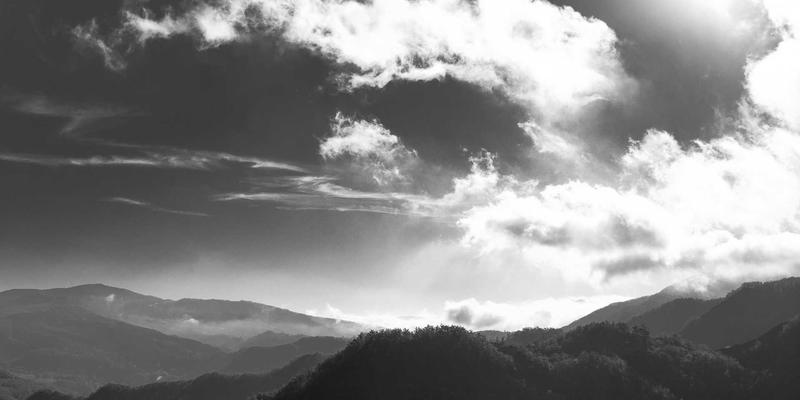 工薪阶层资产配置金字塔：市场分析视角下的五层实践模型，一峰宝等理财平台如何助力