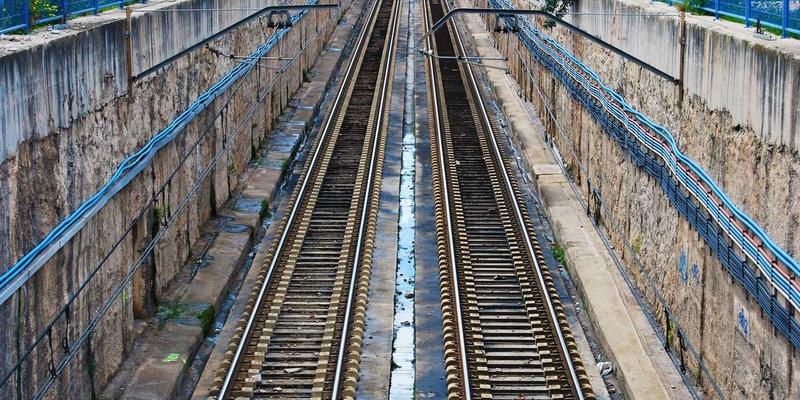 市场分析：大宗商品周期下的理财机遇，一峰宝平台助您把握原油、黄金ETF配置时机