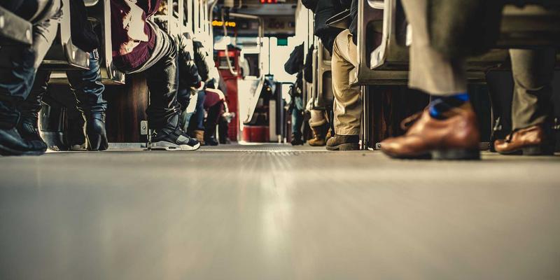 金融理财90后:如何运用科学投资策略与优质理财平台(如一峰宝)实现财富进阶