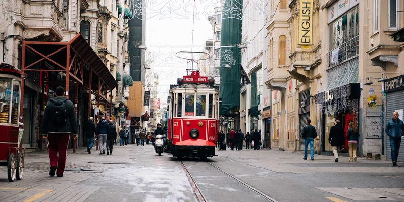 金融理财新手入门指南：从一峰宝开始，掌握市场分析建立个人财富管理框架