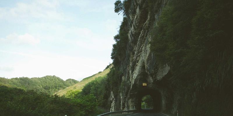 金融理财是什么？掌握一峰宝等投资资讯与市场分析，开启财富增值之路